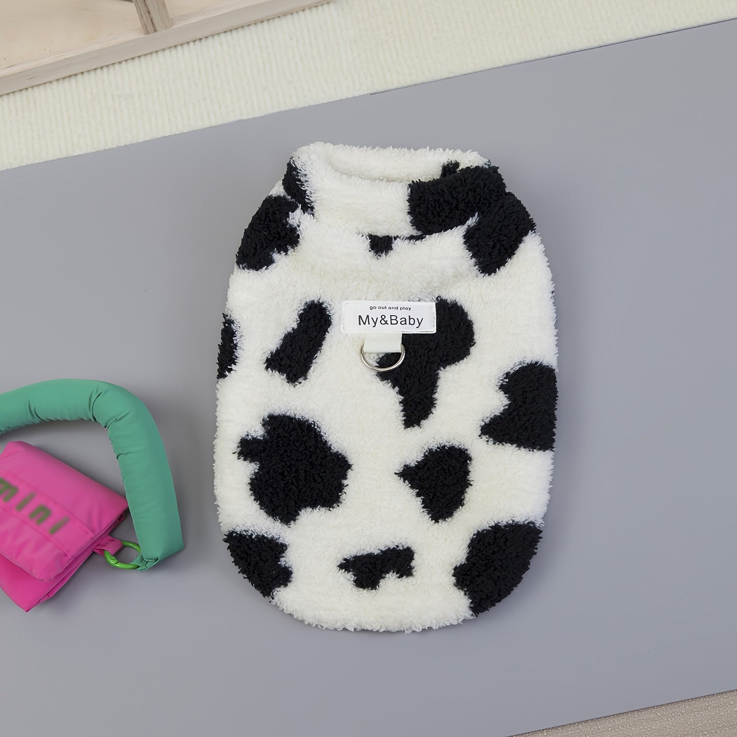 Pull pour chien en polaire, tout doux et bien chaud, motifs d'ourson ou de vache avec 1 anneau intégré pour partir en balade