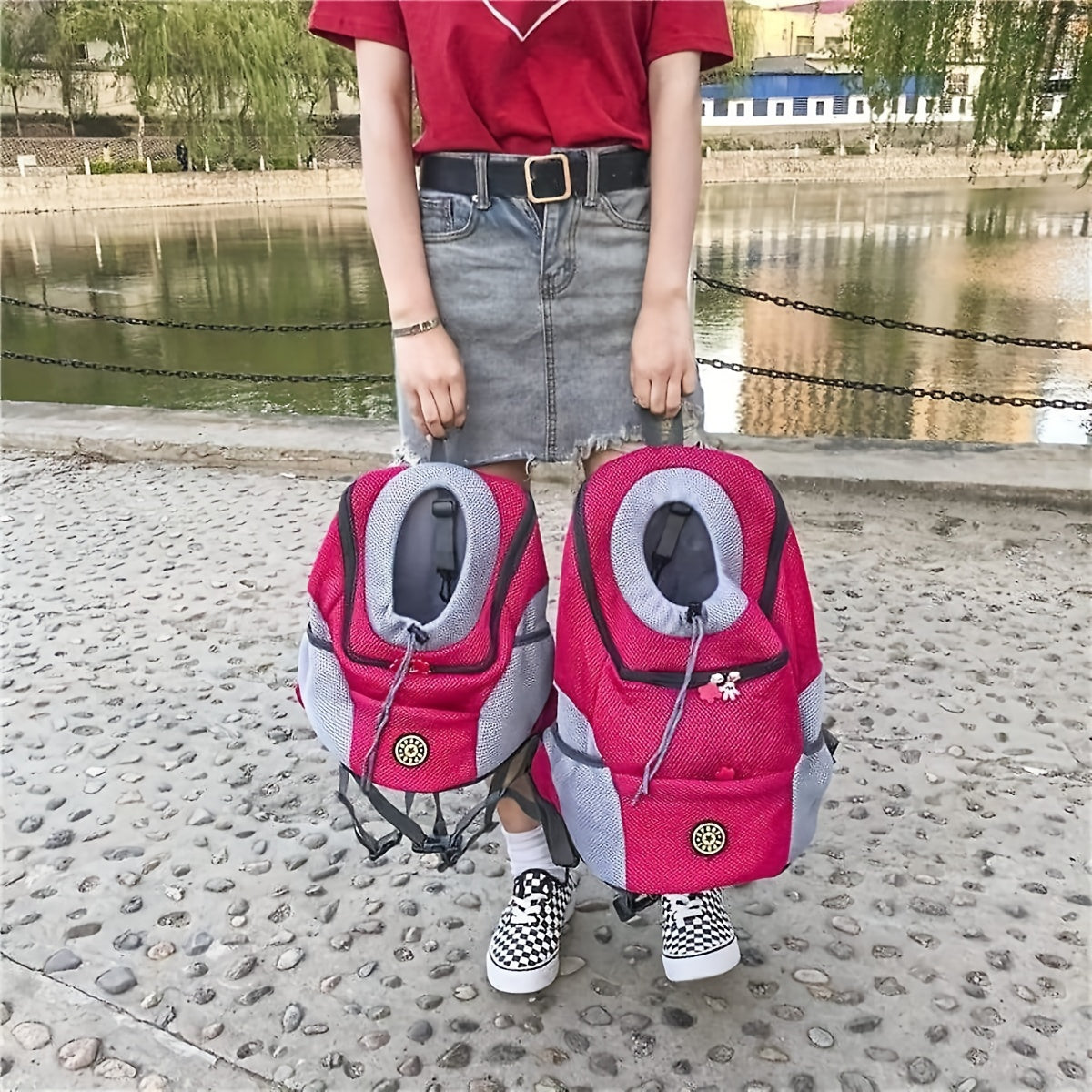 Sac à dos pour petit chien, ajustable à l'avant, avec rembourrage confortable et fenêtres en filet pour une aération et un confort optimal