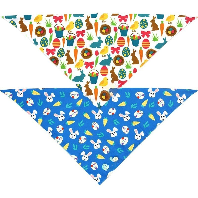 2 bandanas de Pâques pour chien, un bleu et un blanc avec motifs colorés de Pâques