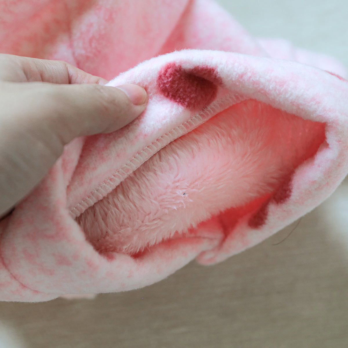 Sweat à capuche épais et confortable pour chiens, rose avec petits cœurs rouges