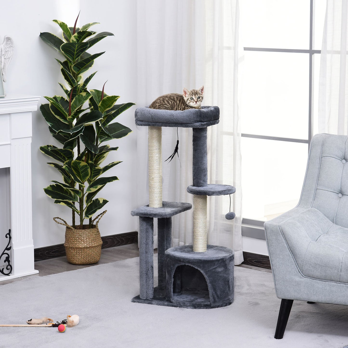 Arbre à chat avec poteaux à griffer, plateforme de nidification et peluche, 2 jouets suspendus et 1 cachette fermée, gris