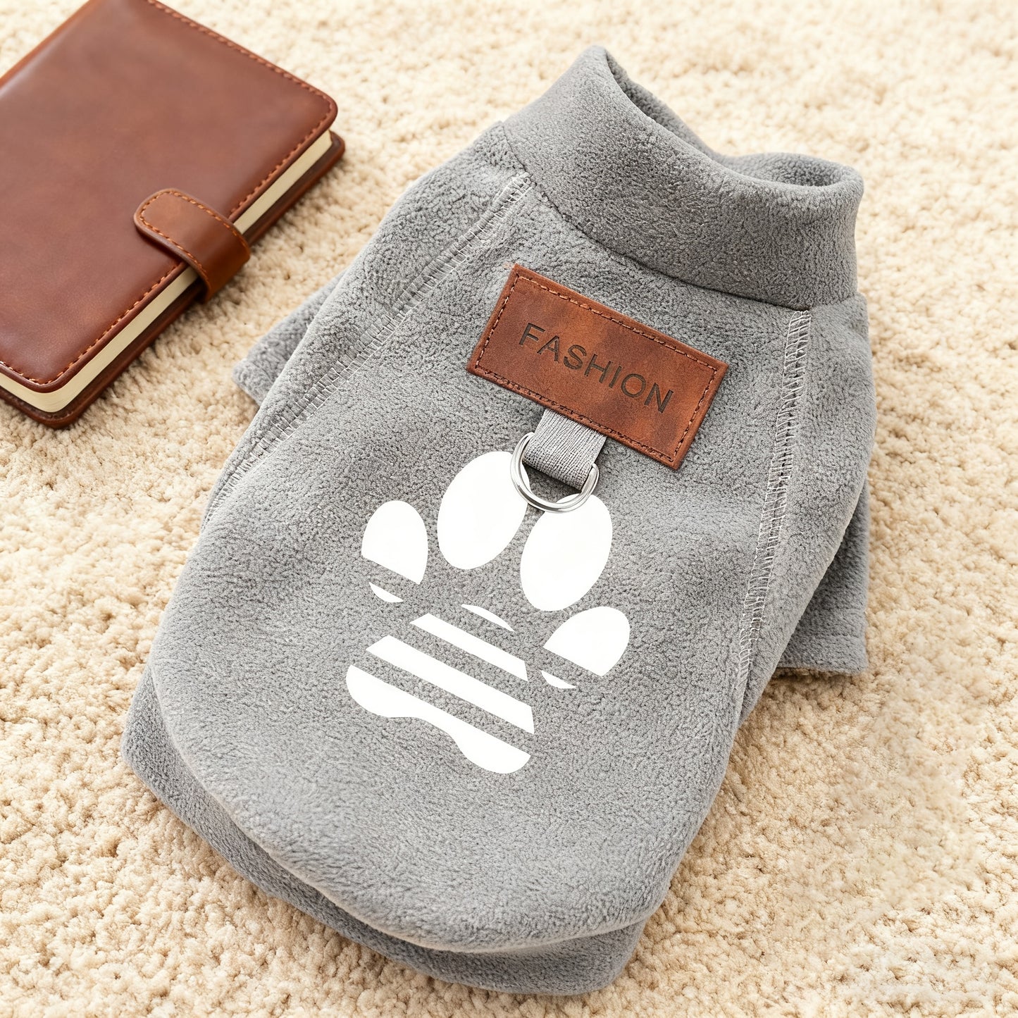 Pull tout doux avec logo en forme de patte pour chien avec 1 anneau intégré pour pouvoir attacher une laisse, bien chaud, facile à enfiler, diverses couleurs