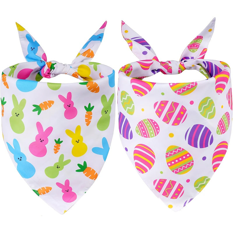 Ensemble de 2 bandanas pour chien sur le thème de Pâques, motifs colorés représentants des œufs de Pâques, des lapins et des carottes. Ce foulard triangulaire ajustable est parfait pour les chiens et les chats de taille moyenne.