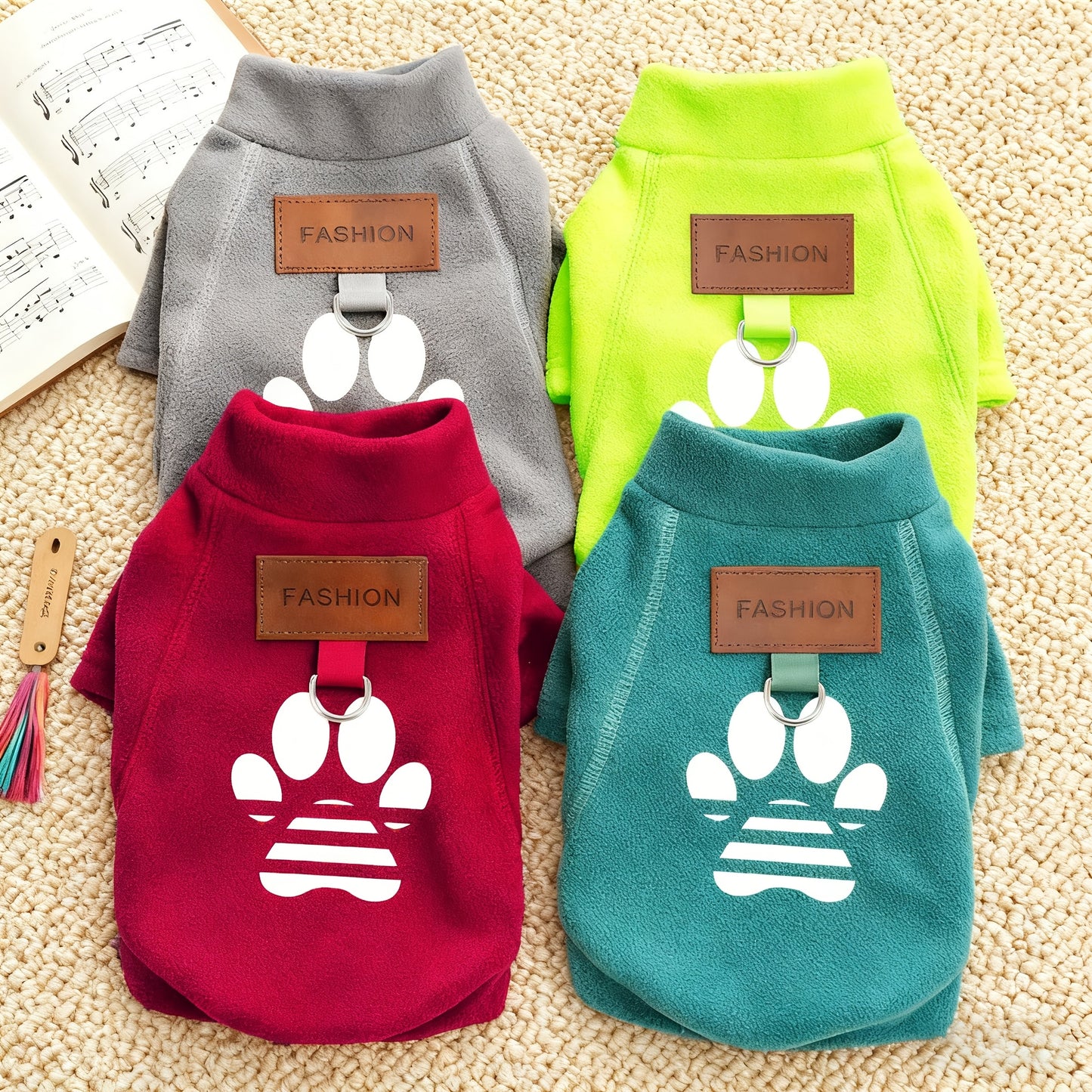 Pull tout doux avec logo en forme de patte pour chien avec 1 anneau intégré pour pouvoir attacher une laisse, bien chaud, facile à enfiler, diverses couleurs