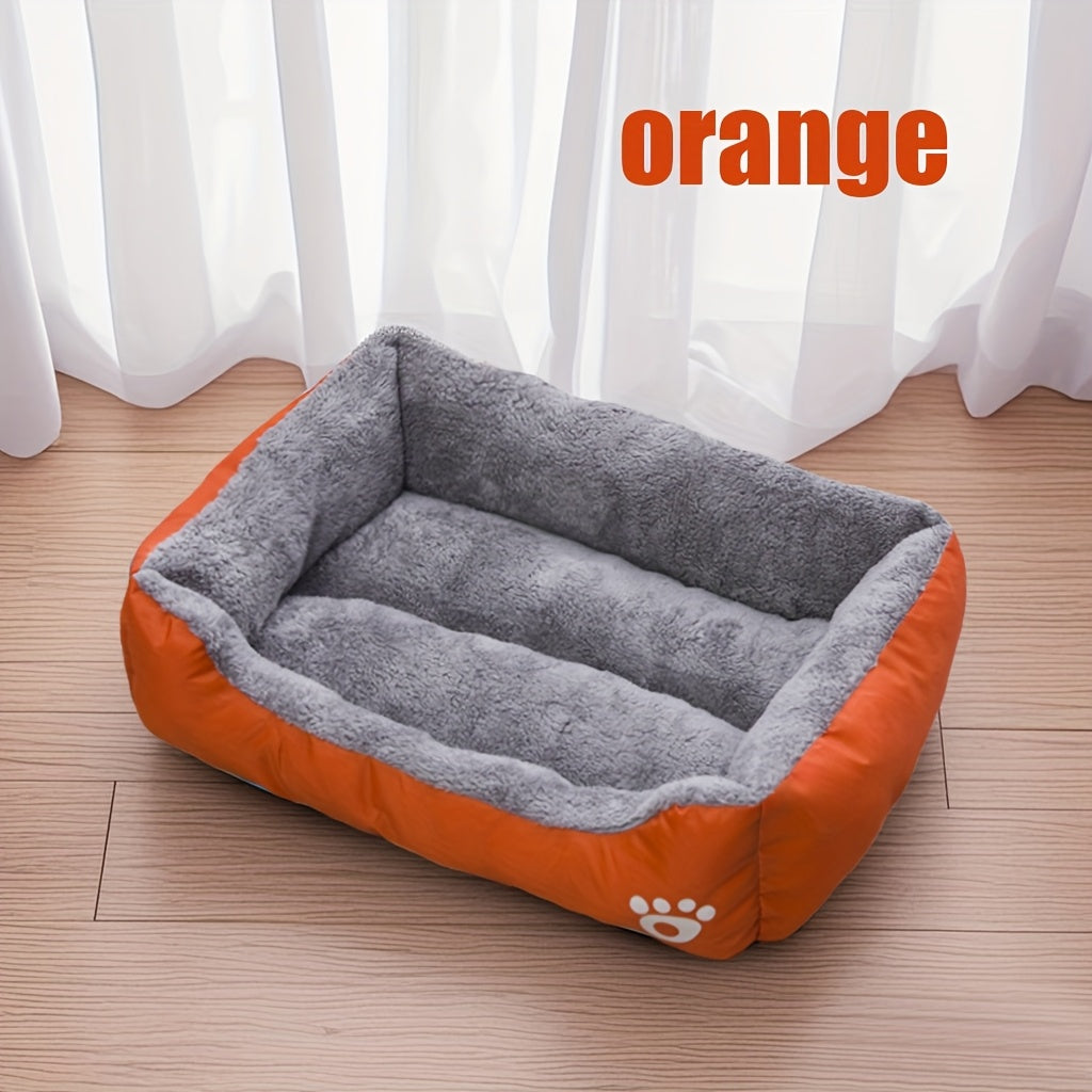Panier moelleux et confortable avec intérieur en polaire pour un repos bien au chaud, diverses couleurs