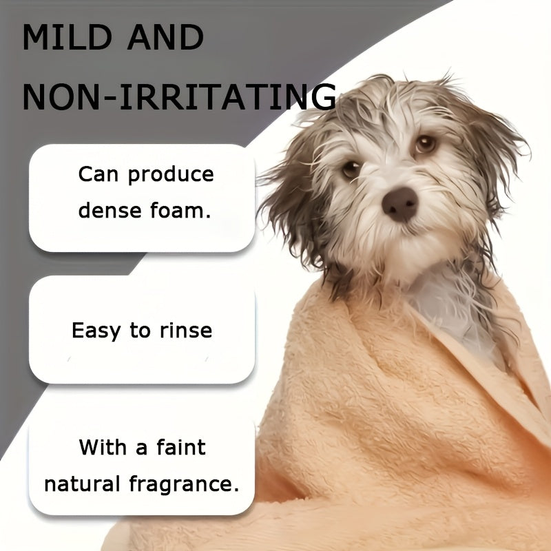 Shampooing pour chien et chat au parfum rafraîchissant, aux propriétés nettoyantes et hydratantes en profondeur, double action soin de la peau et élimination des odeurs, pour une fourrure propre, douce et brillante