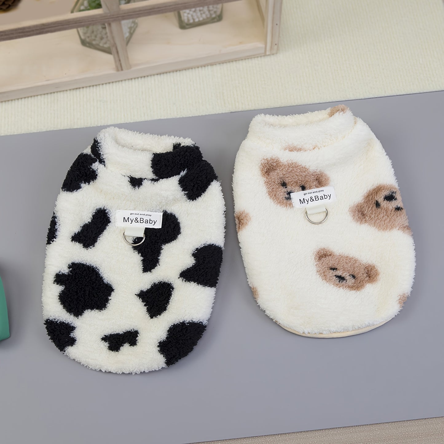 Pull pour chien en polaire, tout doux et bien chaud, motifs d'ourson ou de vache avec 1 anneau intégré pour partir en balade