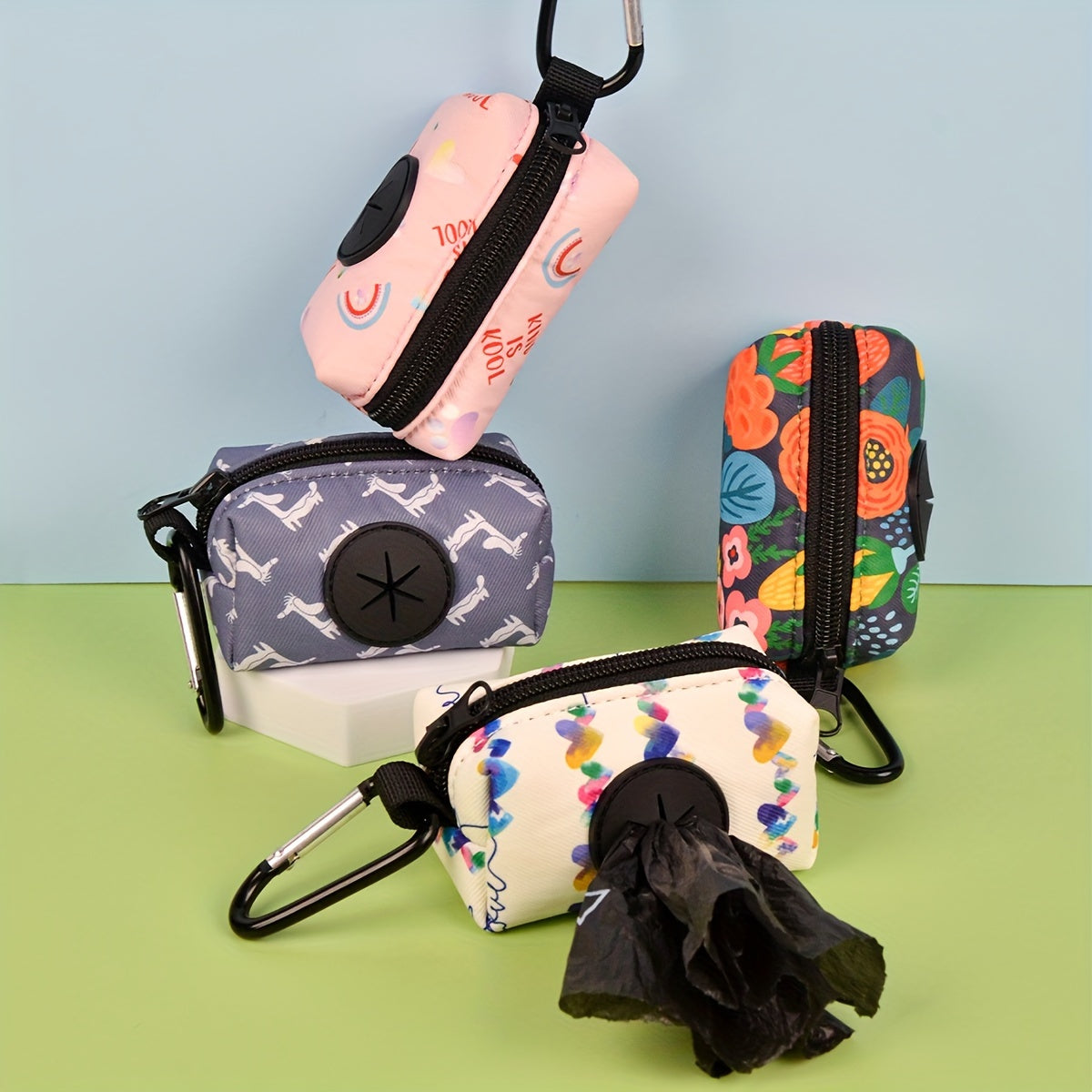 Distributeur de sacs pour crottes de chiens, divers motifs et diverses couleurs