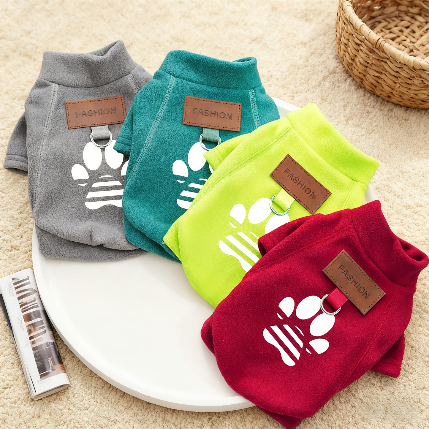 Pull tout doux avec logo en forme de patte pour chien avec 1 anneau intégré pour pouvoir attacher une laisse, bien chaud, facile à enfiler, diverses couleurs