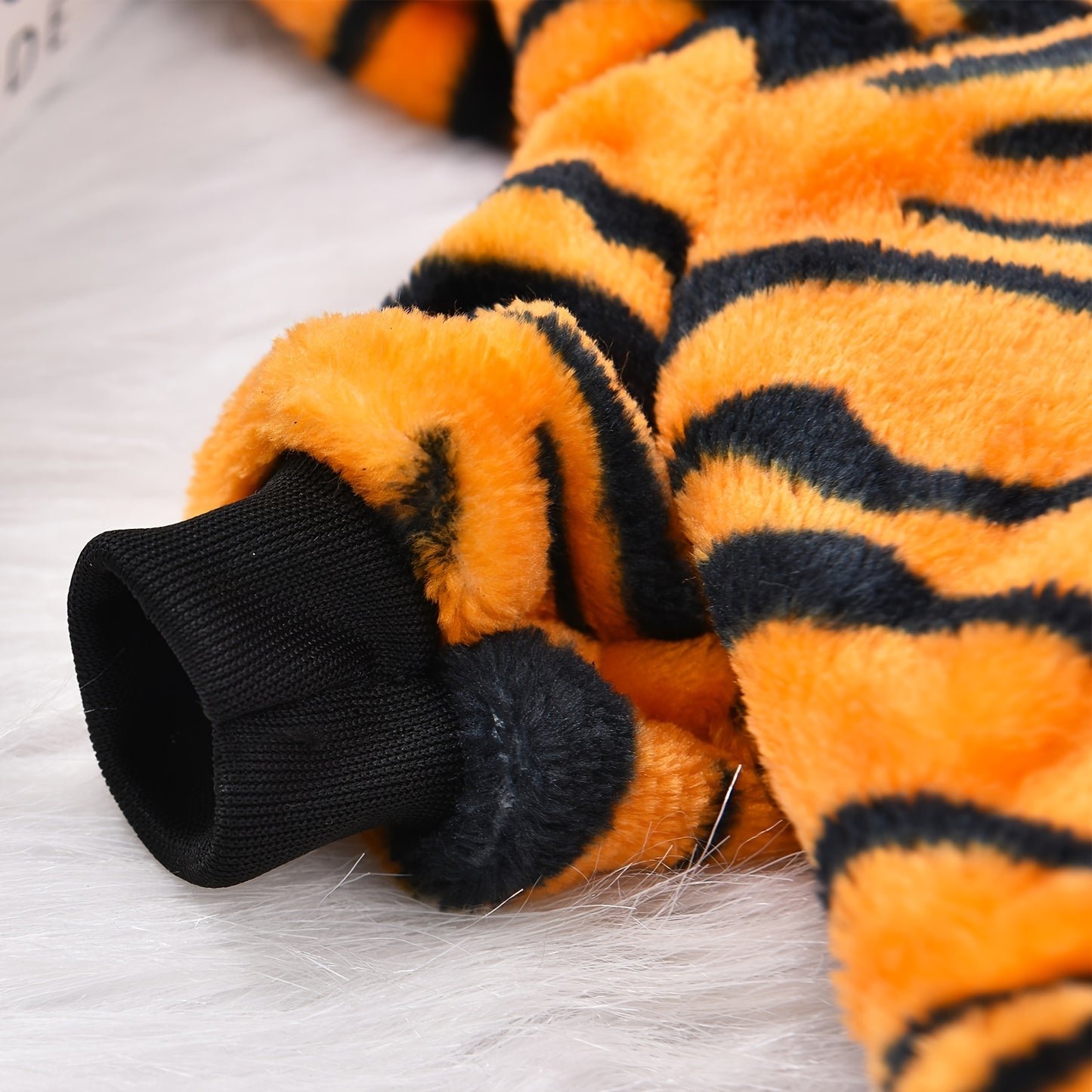Costume de tigre pour chien de tailles petite et moyenne, doux et chaud, confortable à porter
