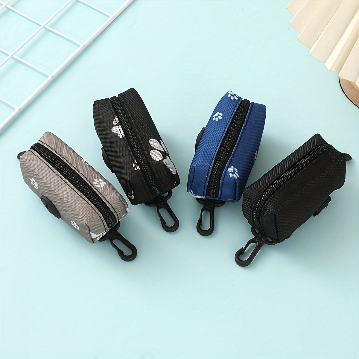 Distributeur de sacs pour crottes de chiens, diverses couleurs