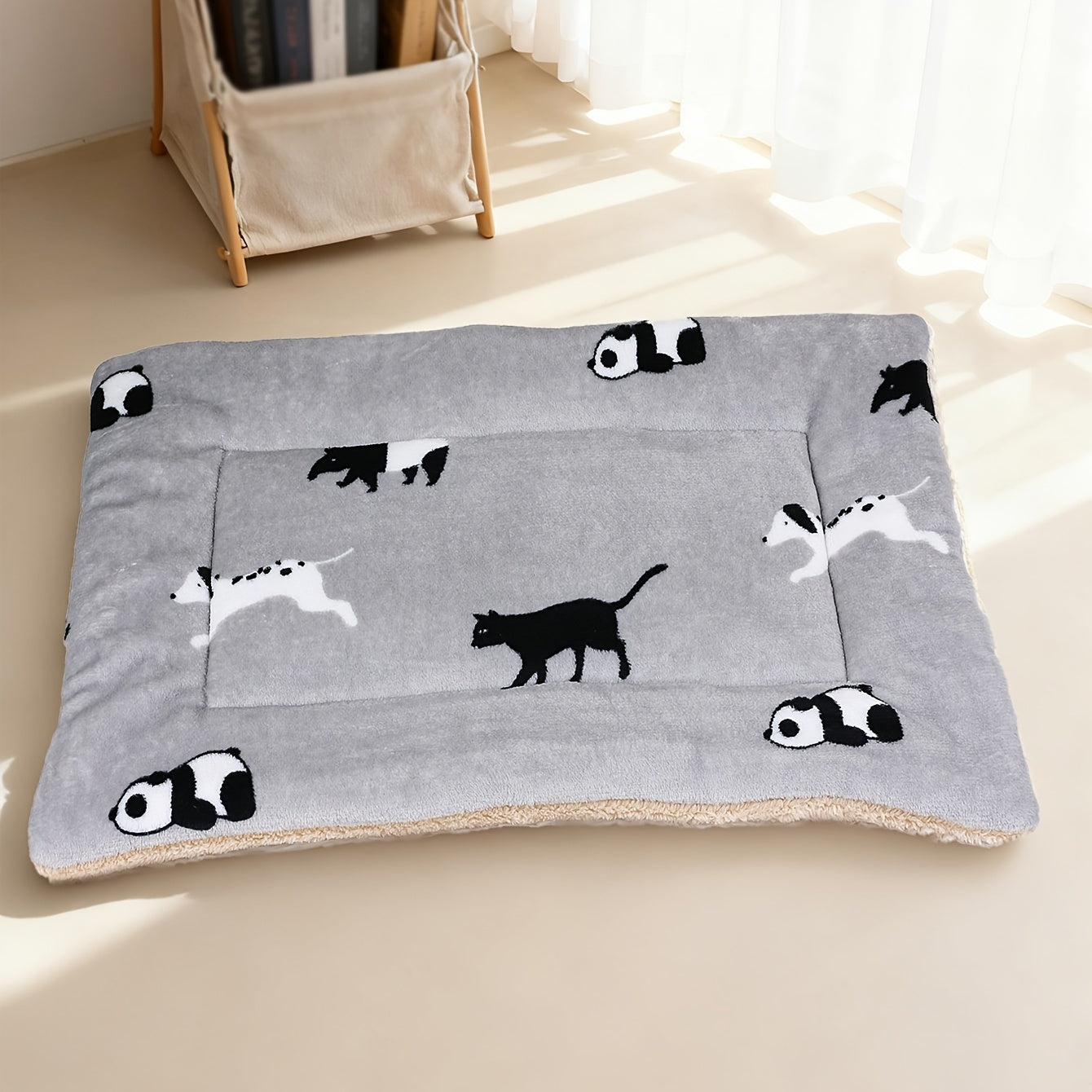 Tapis confortable pour chien et chat, bien épais, doux et chaud. Divers motifs mignons, lavable en machine