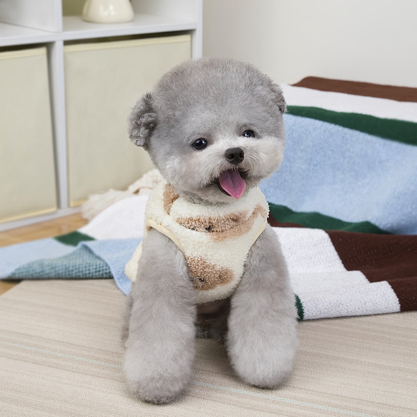 Pull pour chien en polaire, tout doux et bien chaud, motifs d'ourson ou de vache avec 1 anneau intégré pour partir en balade
